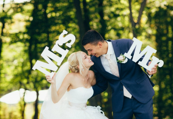 Свадебная фотосессия с буквами