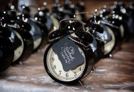 Часы-бонбоньерки на свадьбе