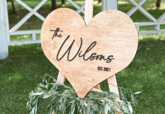 Деревянное сердце для пожеланий на свадьбе
