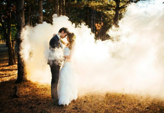 Дым на свадебной фотосессии