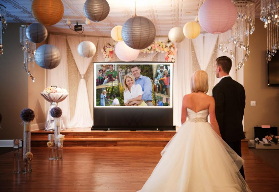 Проекционный экран на свадьбе