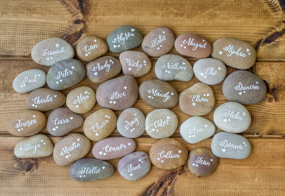 Камни-бонбоньерки для свадьбы
