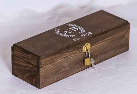 Коробка для винной церемонии на свадьбе. Сделаны из массива дерева. Чтобы купить коробку, заполните форму обратной связи