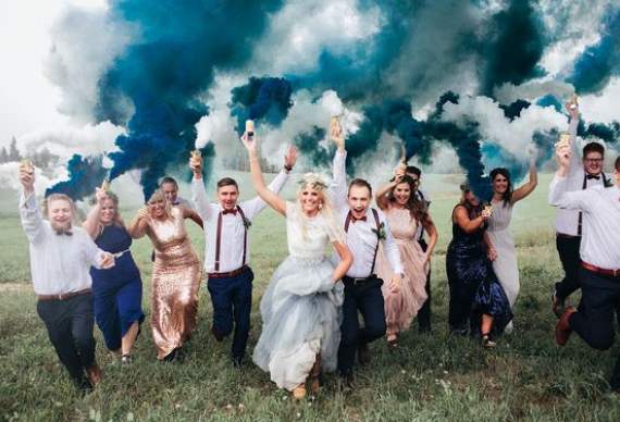 Свадебная фотосессия с цветным дымом