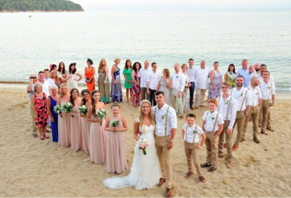 Фото на свадьбе с гостями