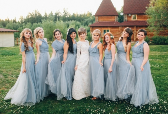 Подружки невесты в платьях из тюли